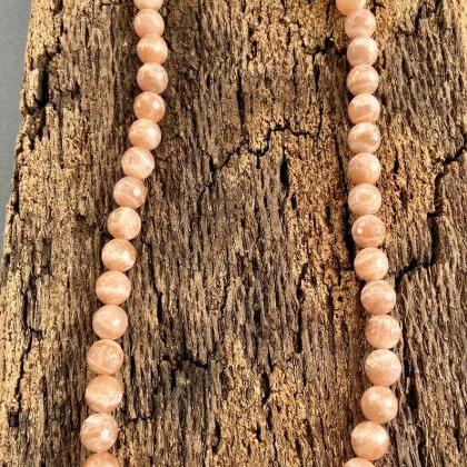 8mm Faceted Natural Round Beads Peach Moonstone..